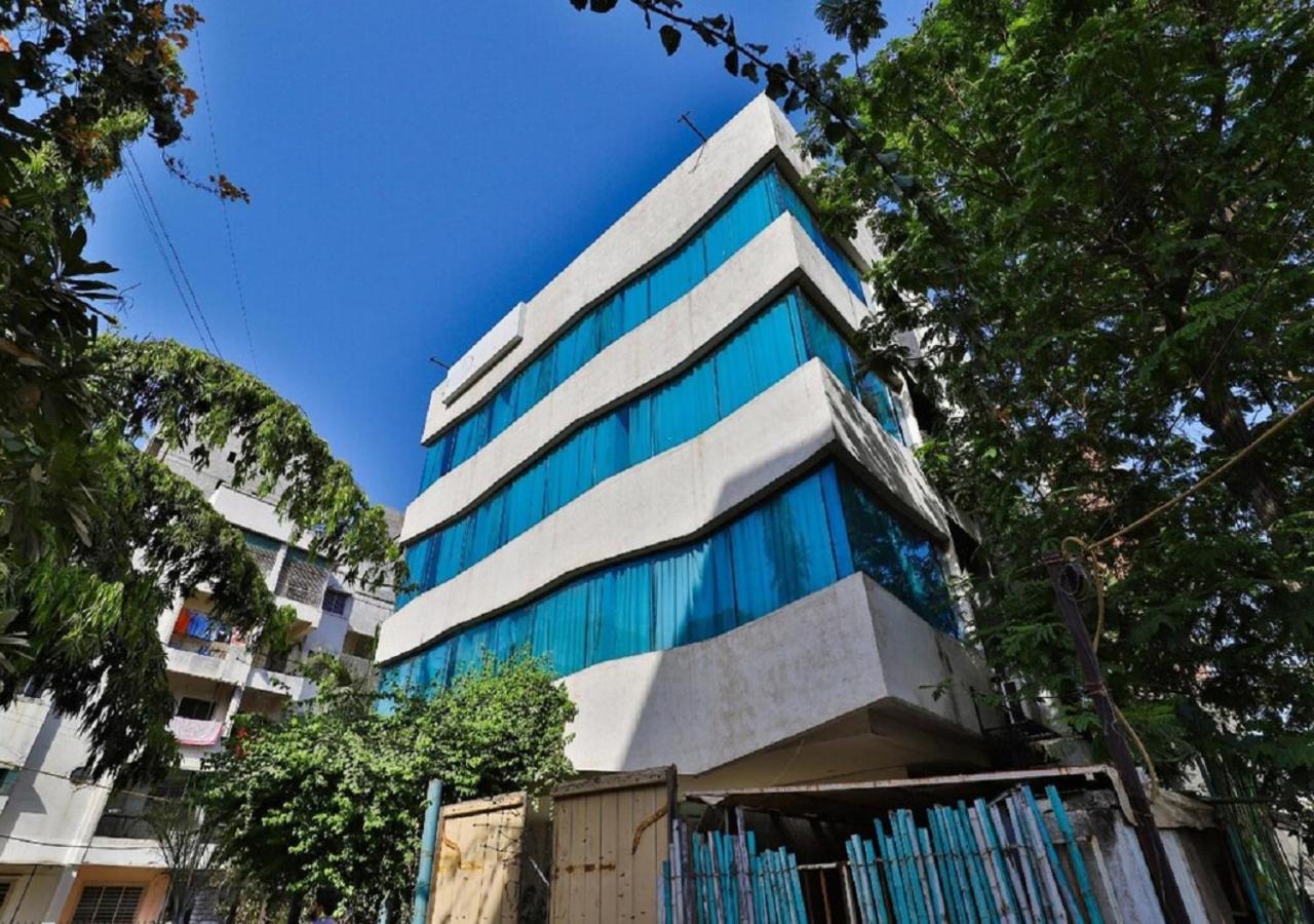 The Sky Imperial Hotel Yahvi Vadodara Esterno foto